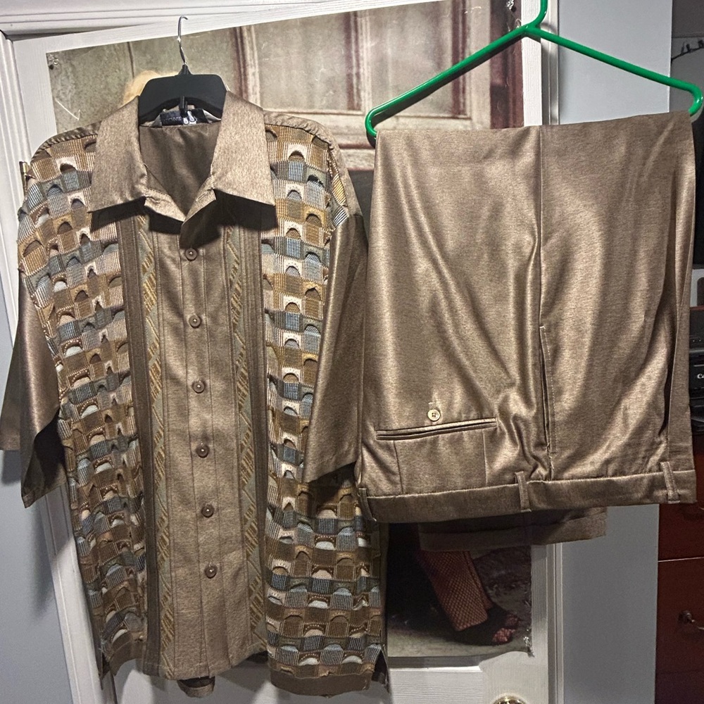 Men's Michael Irvin Outfit Polo/Pants combo. Size XXL/46x32. Brown Patterned EUC